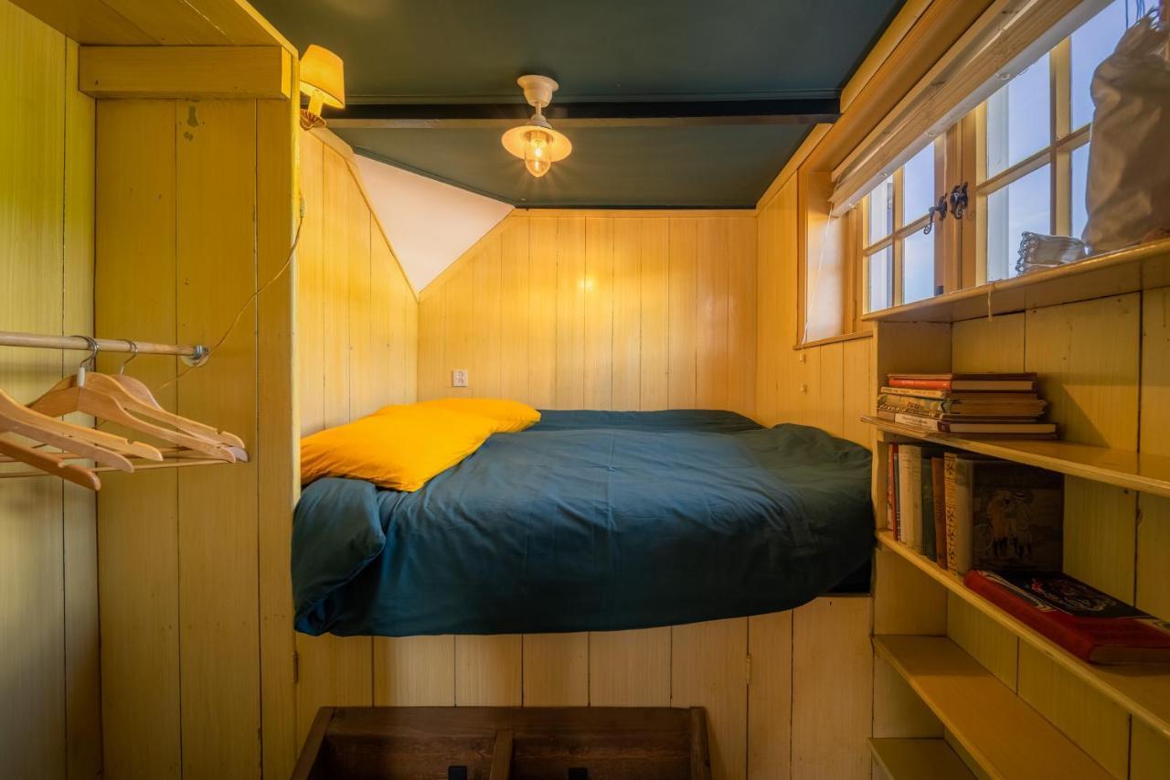 Huize Moddergat! Sleeping On The Wadden Sea. Exterior foto